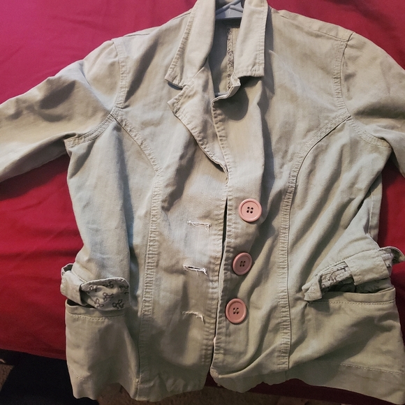 Blazer - Picture 6 of 9